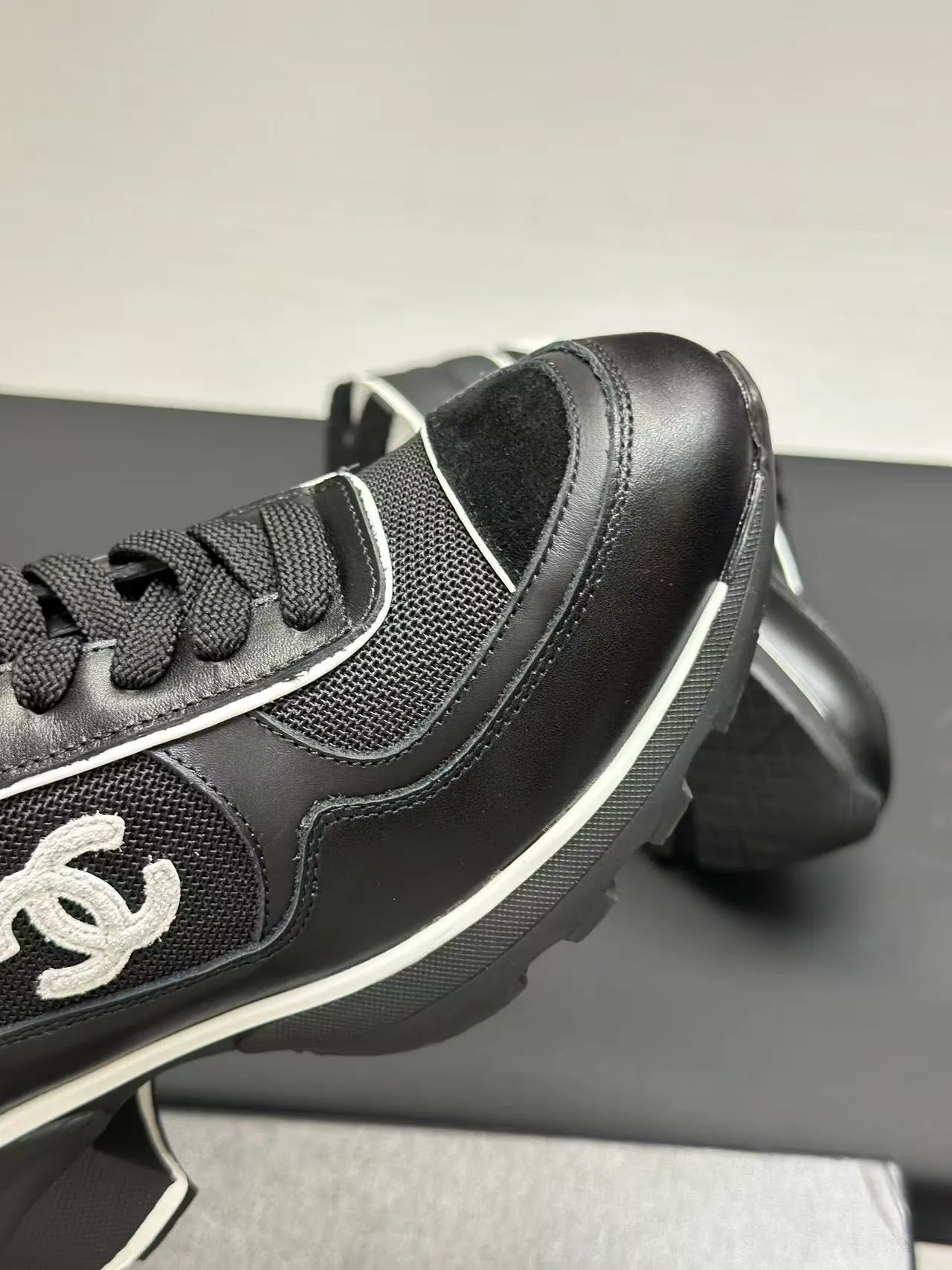 Men's shoes 💰620💰Women's 🚺 Chanel Panda shoes! 2025 counter top casual sports shoes This classic design; the upper is in the style of electric embroidery with various techniques; the outsole is fashionable and sporty; the unusual inclusion of a variety of color matching elements... The diversified mix and match is very good-looking and versatile, and can be used for leisure, fashion, sports, and outdoor... ꫛꫀꪝ Go➫ Materials: ❶Upper made of: original imported first-layer silk cowhide + original waterproof cloth + original first-layer cowhide ❷Inner use: Original Yangli+wang ❸ Outsole based on: Original TPU combination outsole Special counter boutique packaging complete set for women 35–41